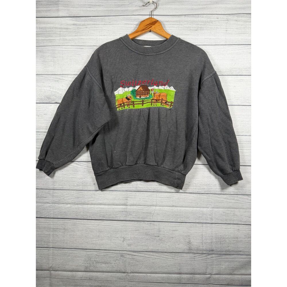 Vintage Alphorn Switzerland Medium Gray Embroidered Cow Souvenir Sweatshirt 4304